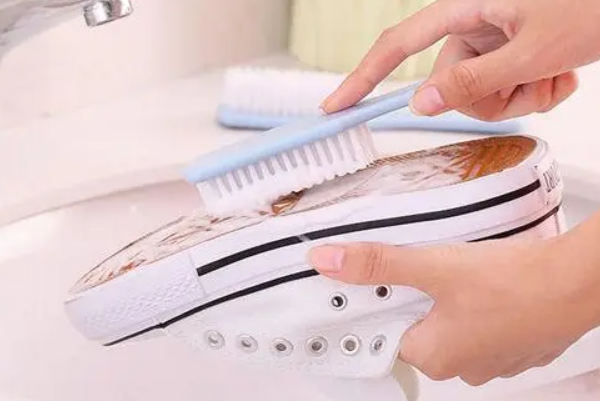 洗衣洗鞋