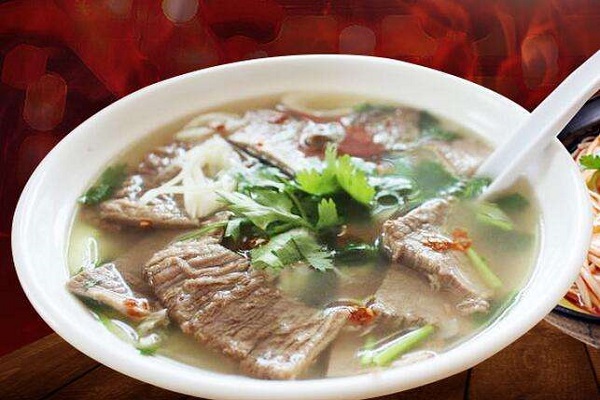 长沙开家牛肉汤店投资一般需要多少钱？50㎡店铺投资11.3万