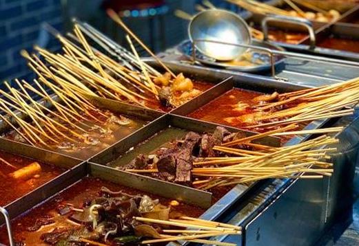 长春开家串串香店一年赚多少钱？年利润30万6个盈利手段