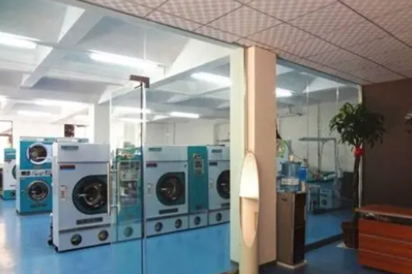 小海豚洗衣加盟设备如何？多功能一体化，满足各类衣物洗护需求