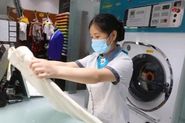 建英干洗加盟费多少钱