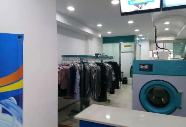 懒猫干洗店加盟条件是什么？探讨创业独家“通行证”！