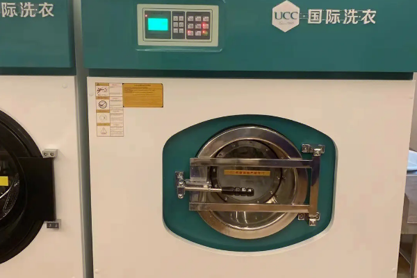 设备价格透明化：UCC国际洗衣加盟的成本分析