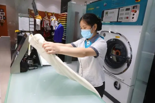 真实案例揭示亿洁干洗店的盈利模式，如何实现可观收入?