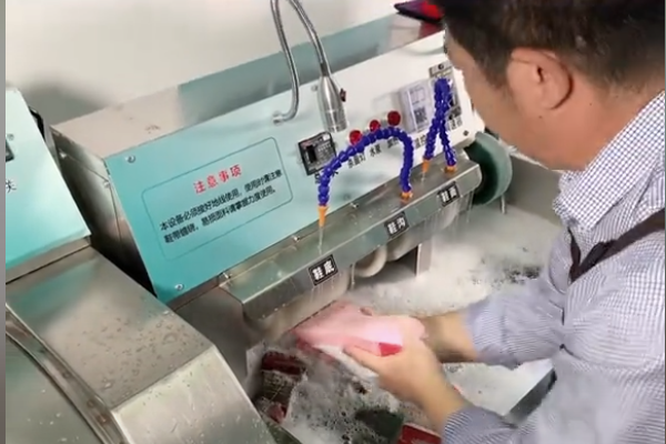 爱家者洗鞋