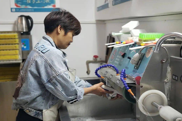 足迹洗鞋馆