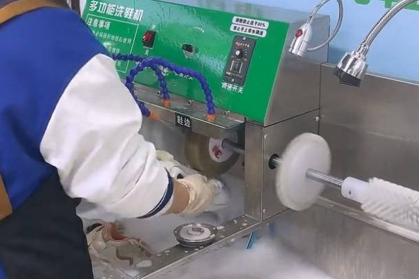 创业新机遇：衣佳洗衣洗鞋加盟，开启财富新纪元