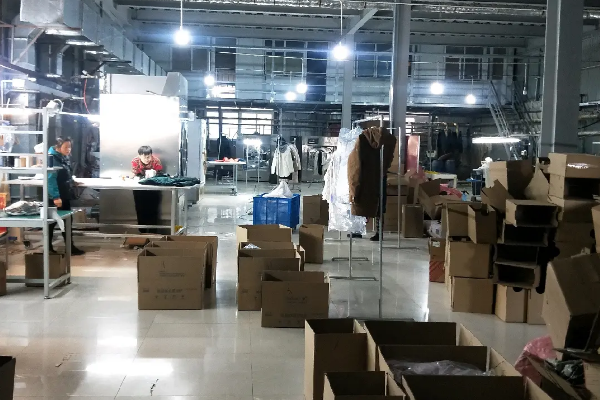 开洗衣店一年能赚多少？小Q鞋包洗护馆加盟，高额收益等你来