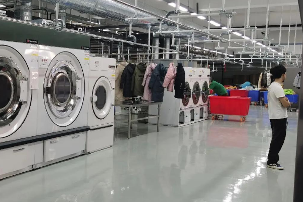 白洁干洗店