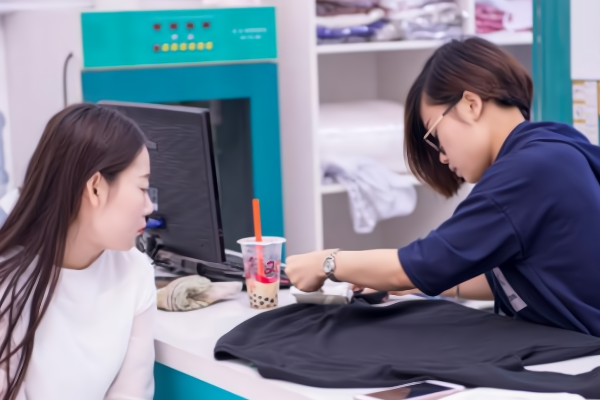 爱衣坊干洗加盟一年能赚多少？真实收益分析