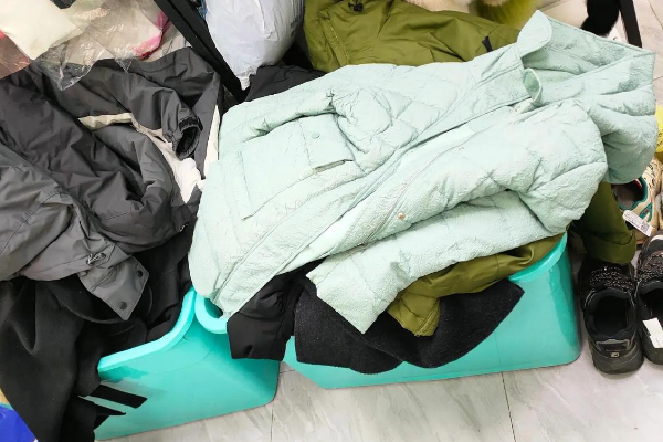 鸿源水洗厂加盟设备价格多少？设备价格亲民，投资少
